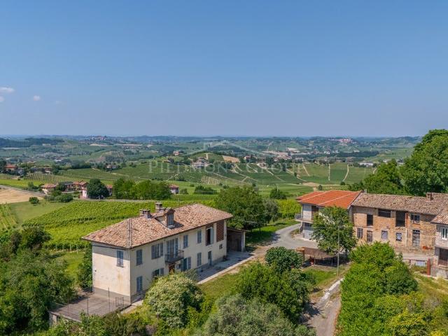 Ci sono proprietà che si acquistano. E poi ci sono luoghi ch. 340m² Canelli Recapito Gancia