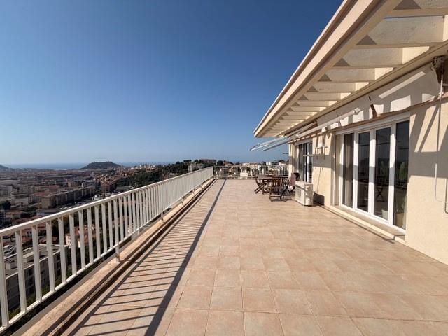 CIMIEZ Magnifique 3P toit terrasse Vue mer