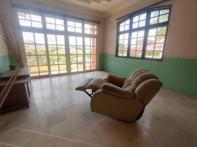 Cinta Sayang Golf Club 1 Storey Bungalow With Big Land For Sale
