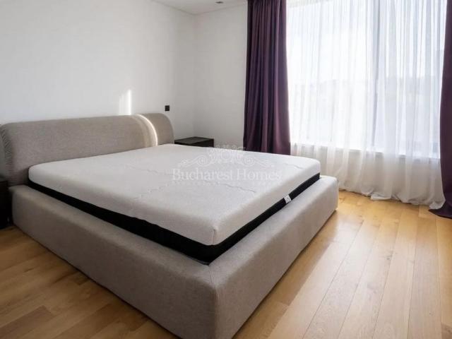 Cinematic Living by the forest, 4 Bedrooms, Tunari Pipera