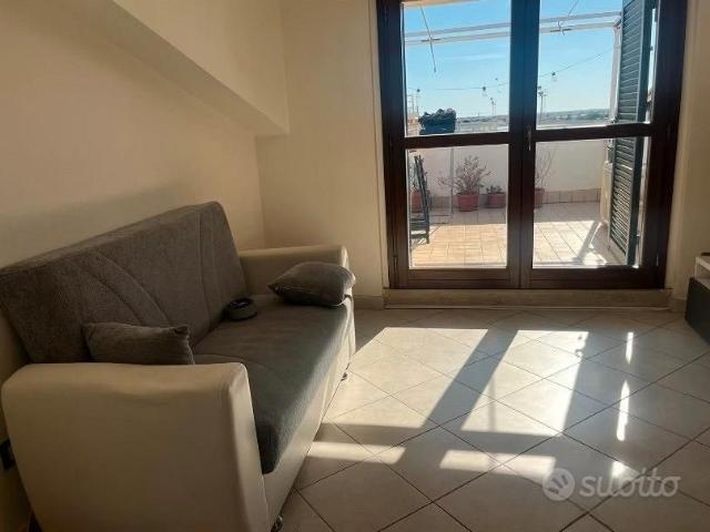 CIAMPINO BILOCALE ARREDATO Con TERRAZZO PRIVATO