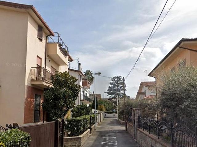 Ciampino elegante quadrilocale arredato