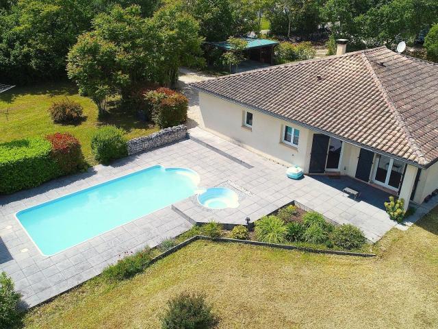 Cieurac Une maison où le printemps prend tout son sens 115m² Lalbenque