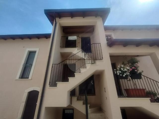 Cielo Terra / Terratetto in vendita a L'Aquila Bagno