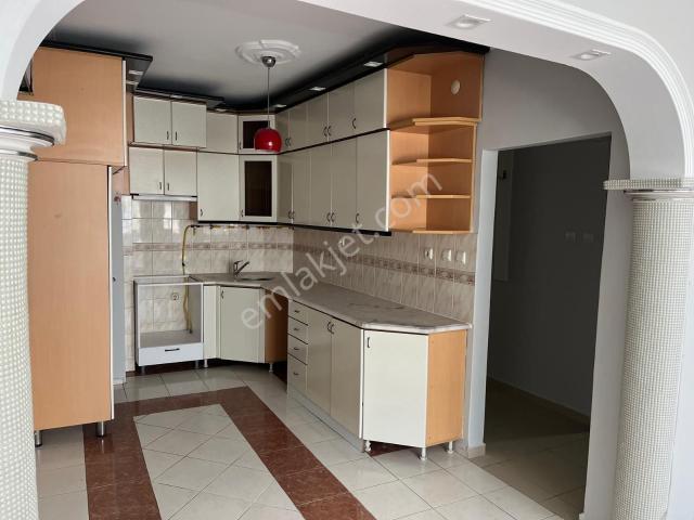 Ciftlik Mahallesinde İci Temiz Satılık Daire