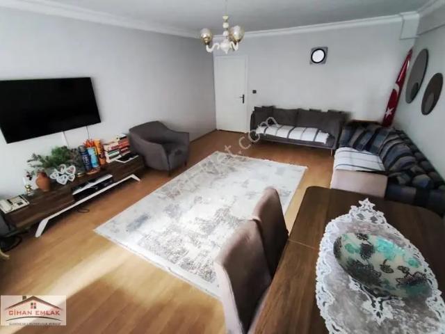 Cihandan Güventepe Mah Karaballı Cadde Yakınında Yapılı 3+1