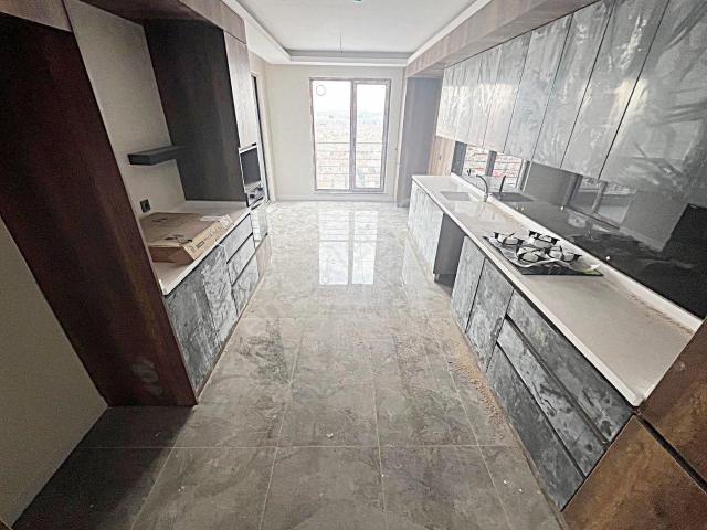 Cihandan Pamuklarda Etlik Şehir Hastane Yakını Manzaralı 3+1