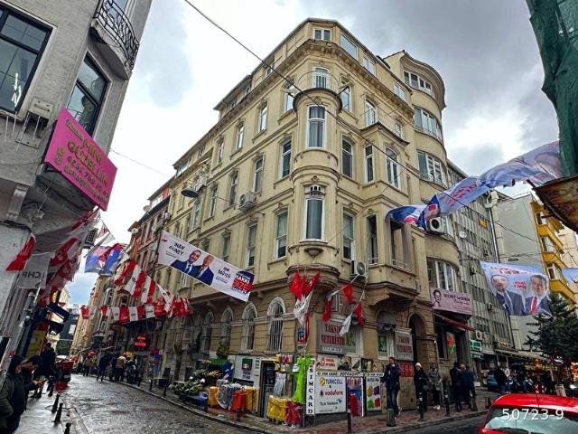 Cihangirde Karakteristik Tarihi Binada Satılık 4+1 Daire