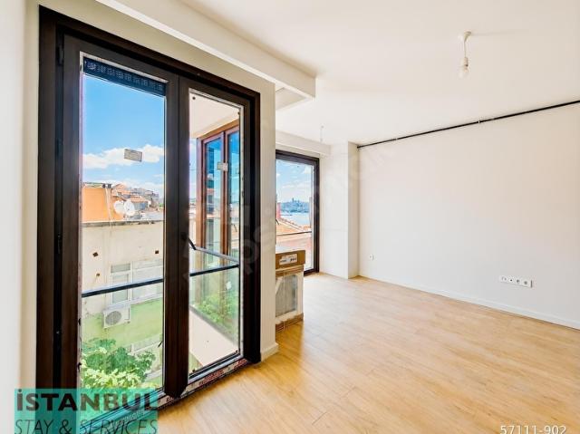 Cihangir'de Yeni Binada Satılık 2+1 Daire