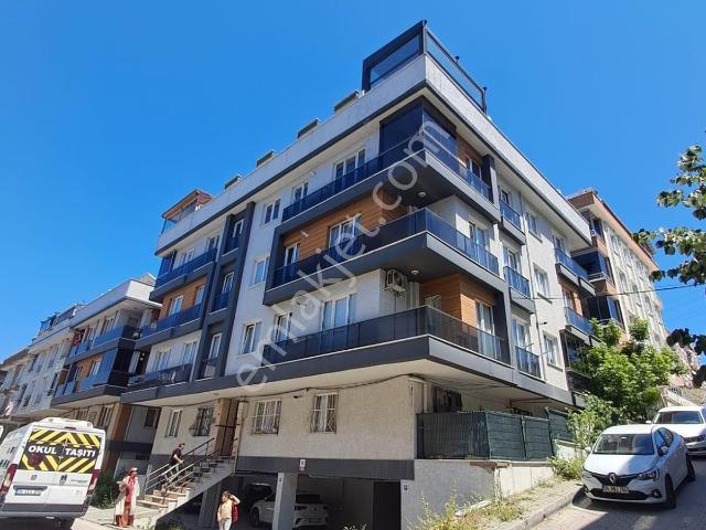 Cihangir'de 3+1 Yeni Bina 120m2 Asansörlü Otoparklı Kiralık