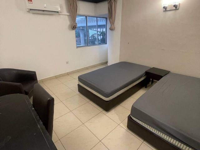 Ciq master room for rent low deposit * room at ciq, johor bahru