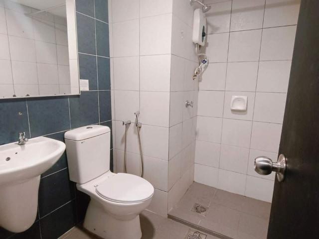 CIQ MASTER ROOM FOR RENTLOW DEPOSITCool Living Master Room Walking Distance to Johor Bahru Checkpoint, CIQ