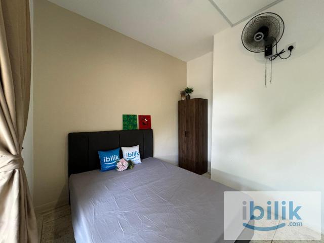 CIQ ROOM FOR RENT LOW DEPOSITCol Living Room walking distance to CIQ Johor