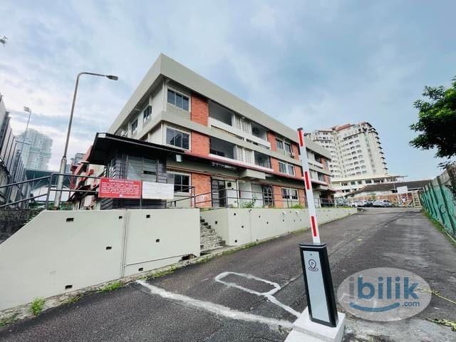 CIQ ROOM FOR RENTLOW DEPOSITCool Living Room Walking Distance to CIQ, Johor Bahru