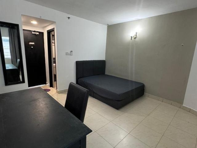 CIQ ROOM FOR RENTZERO RENTAL DEPOSITHotel Concept Master Room Walking distance to Johor Checkpoint, Malaysia