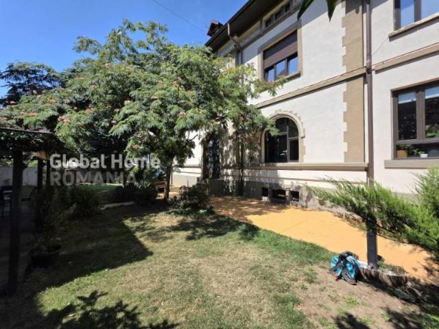Cismigiu Garden | Office Interbelic Villa 12 Rooms 637 Land 441Sqm Surface