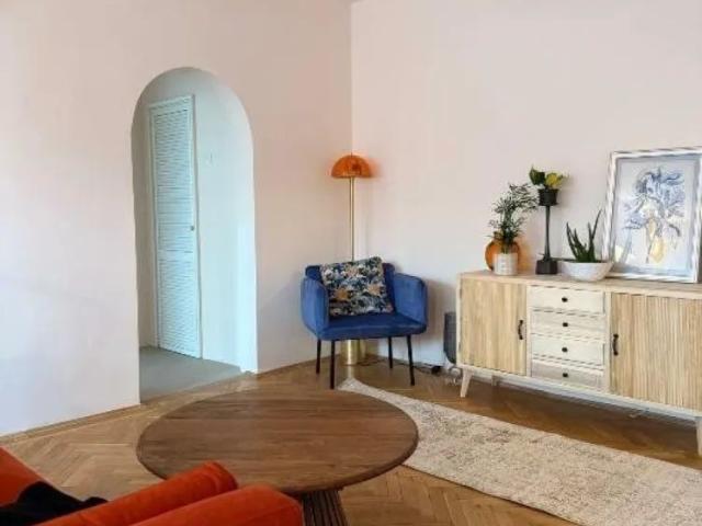 Cismigiu parc Cazzavillan 2 camere 65 mp