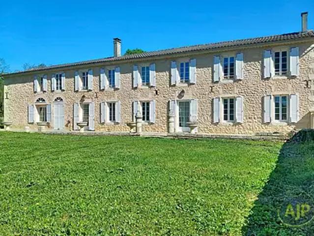 Cissac Médoc 33250 Achat / Vente maison 10 pièces t10 au dernier étage terrasse