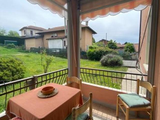 Cittiglio ampio appartamento con balcone, terrazzo e cantina