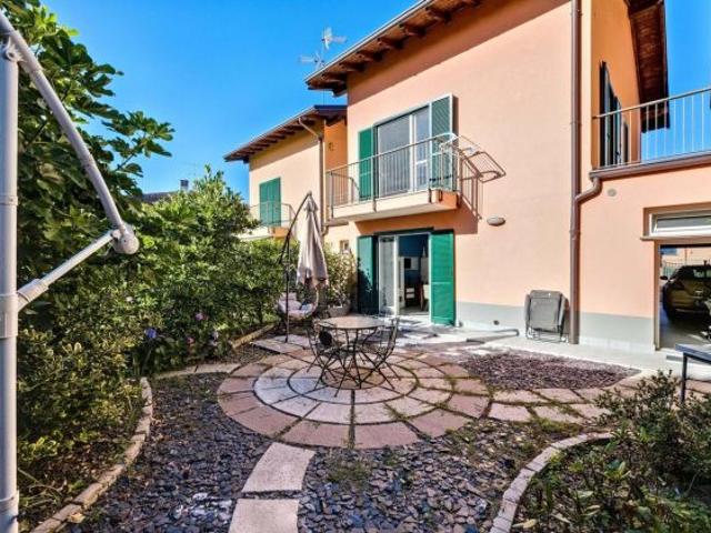 Cittiglio villetta con giardino