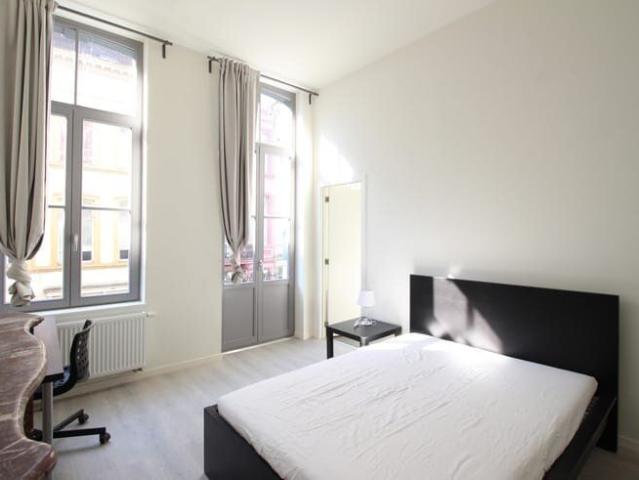 City center Bright room for rent in a shared house