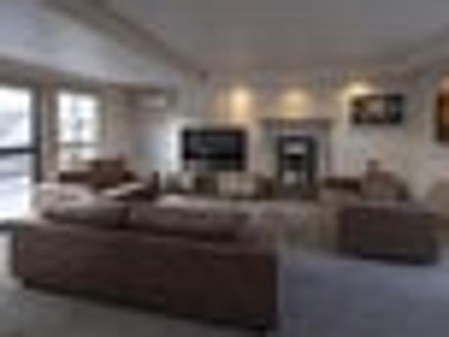 City Centre, 5 bedrooms, $1250 pw