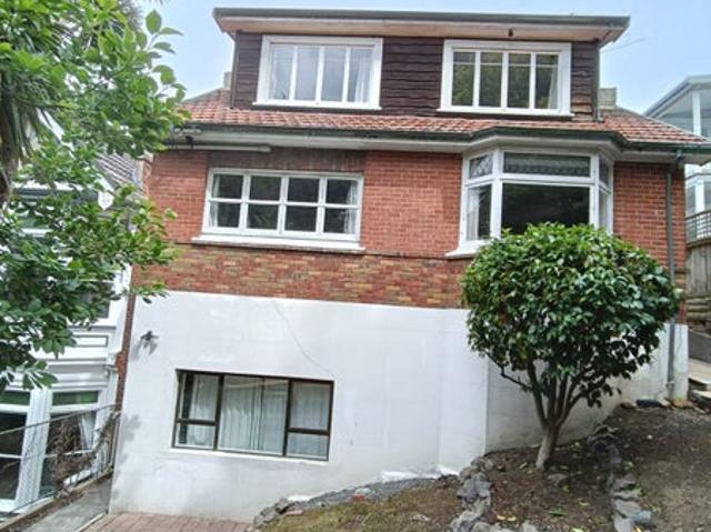 city centre, 6+ bedrooms