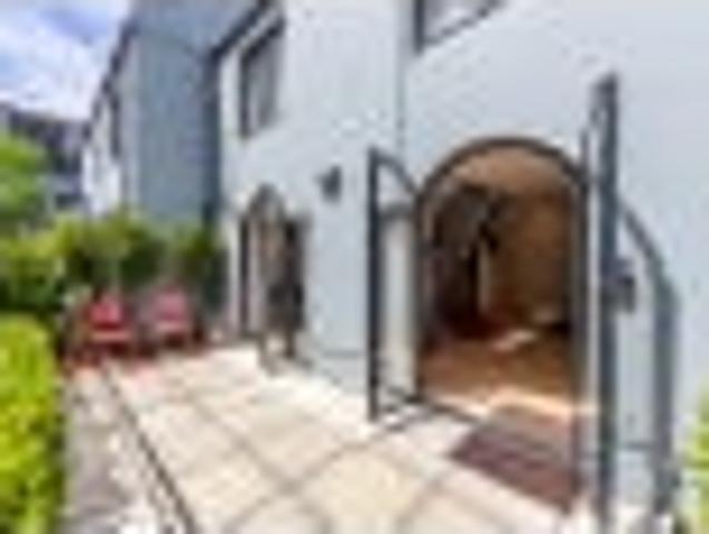 City Centre, 2 bedrooms, $570 pw