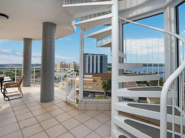 City Penthouse With Spectacular Sea Views & Private Rooftop Terrace
