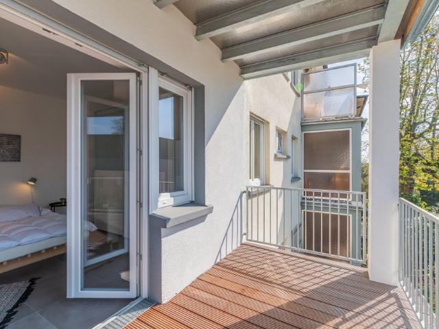 City Residence: Hochwertig möblierte 3 Zi. Wohnung mit 2 Balkonen