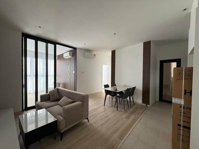 City View 3 Rooms 2 Car Parks Milano 8