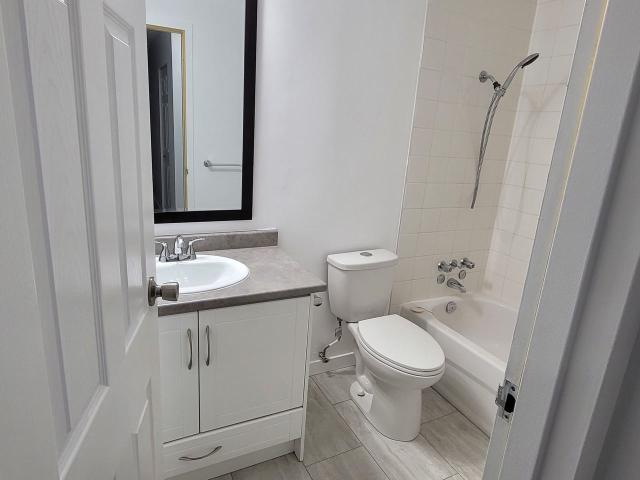 City View Apartments 2 Bedroom Apartment for Rent at 274 2nd St W, North Vancouver, BC V7M 1C8 Lower Lonsdale