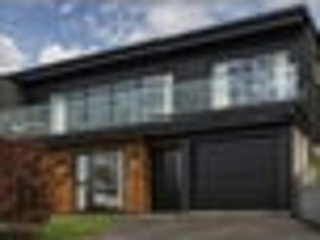 City views with refined new build appeal