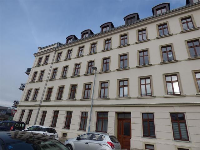 CITYNAH! Schöne, helle 3 Raum DG Whg Parkett, Bad m. Fenster, EBK möglich