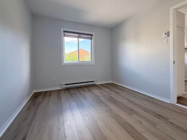 Cité De La Santé 4 1/2 Grand Et Renové