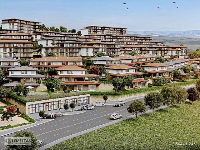 Citizenship Eligible 4+1 Garden Duplex in Bahçeşehir Vadi Evleri