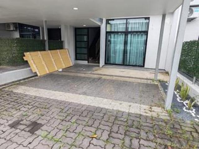 Citrine Residenz Bandar Seri Alam Double Storey Terrace House 4 Room