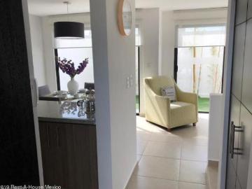 Ciudad del Sol casa de dos niveles en VENTA RAH3436