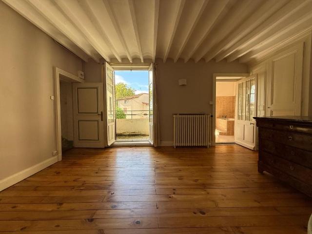 Civrieux D'azergues grande propriété 191m2 cour, garage, cav. 191m² Civrieux d'Azergues