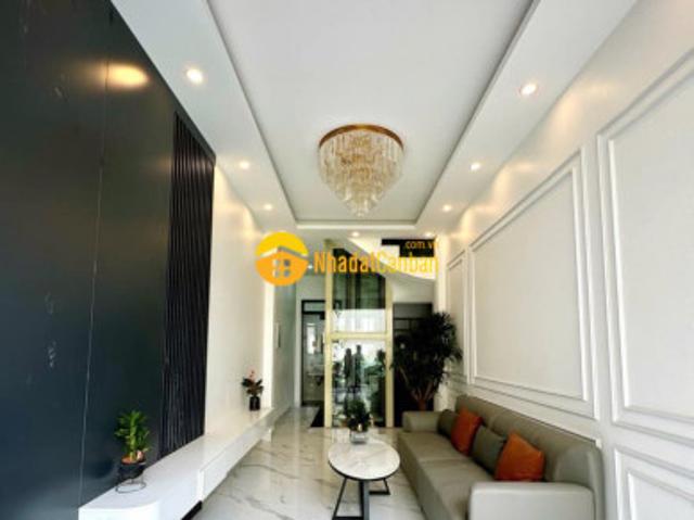 Có tin được không nhà mới xây cực đẹp thang máy gara oto full nội thất giá chỉ nhỉnh