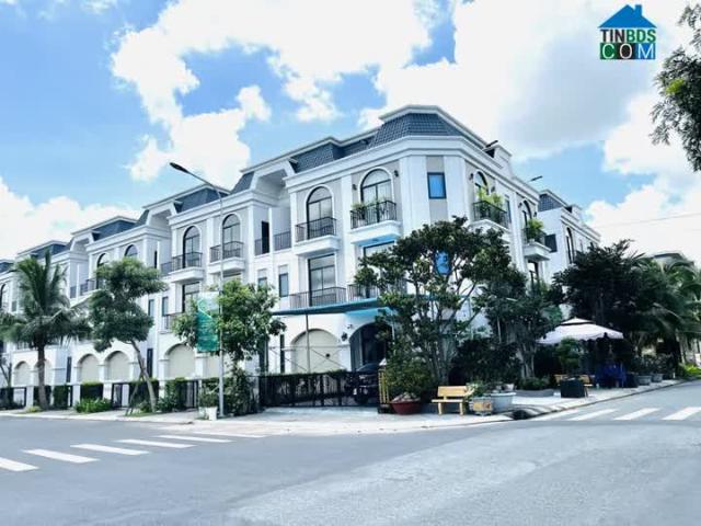 Có việc gia đình cần bán gấp nhà phố trong khu trung tâm hành chính tỉnh