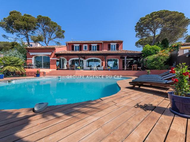 Co Exclusivité Villa Avec Piscine À Santa Lucia 150m² Saint Raphaël