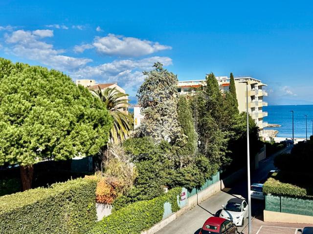 CO EXCLUSIVITÉ Appartement Antibes PLAGE Salis 3 pièces 75 m²