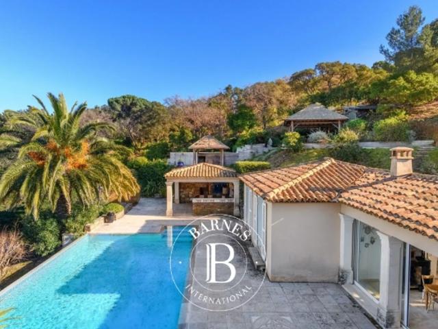 Co Exclusivité Cap Bénat 7 chambres Piscine Vue Mer