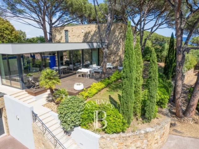 CO EXCLUSIVITÉ SAINTE MAXIME VILLA MODERNE PISCINE TENNIS PROCHE DES PLAGES