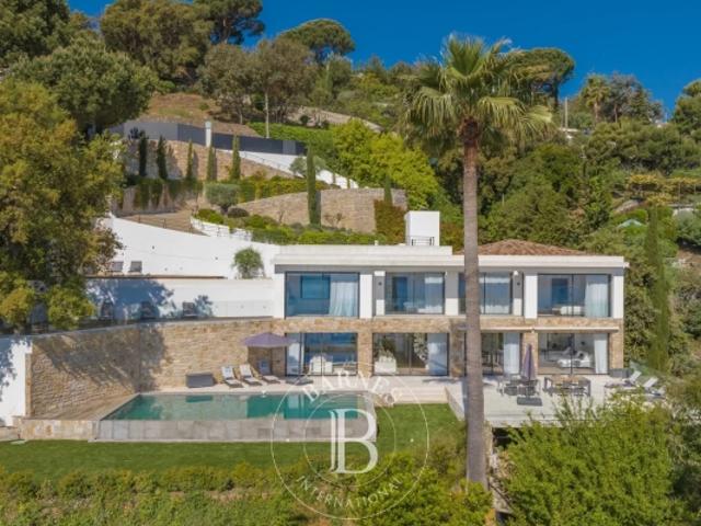 CO EXCLUSIVITÉ SUPER CANNES VILLA CONTEMPORAINE AVEC VUE MER 5 CHAMBRES