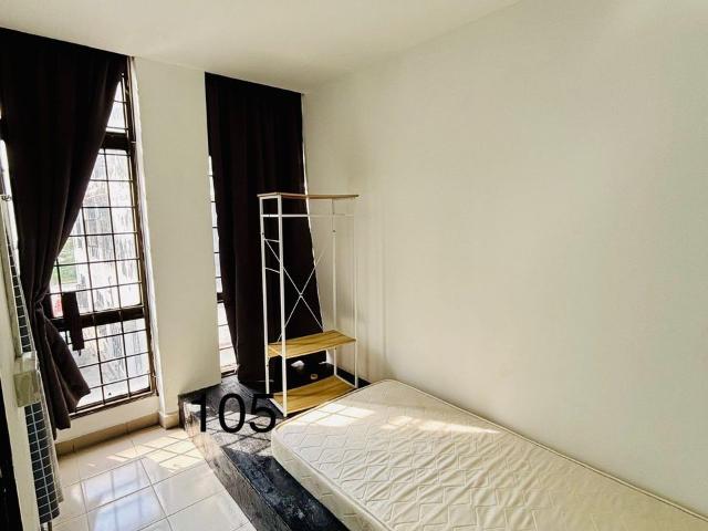 ‼️CO LIVING HOTEL NEWTON QUIET & PRIVACY MIDDLE ROOM ‼️ At Desa Subang Permai, Near Subang Airport MOVE IN IMMEDIATE