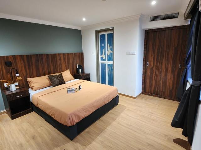 Co Living Hotel Room with Private Bathroom at Chow Kit Nearby HKL, PWTC, Sunway Putra Mall, SOGO Compleks