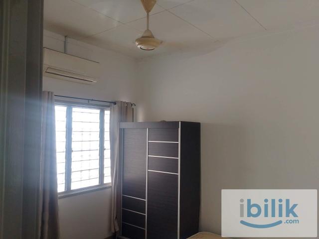 Co Living Landed House Medium Room at Putra Heights c/w Attached Bathroom and Aircond