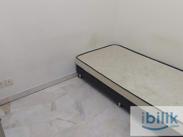 Co Living Landed House Single Room at Putra Heights c/w Aircond